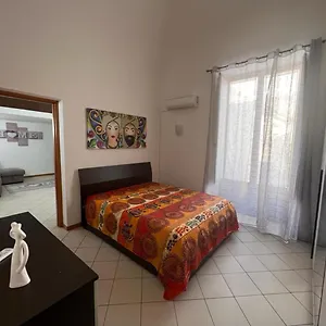 https://casa-catania-inn.taorminaitalyhotels.com