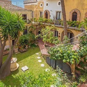 https://casa-florio.taorminaitalyhotels.com