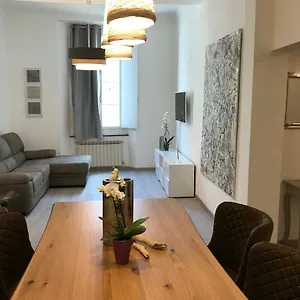 Apartment Lovely Really Downtown - Free Private Parking Included! -, Genoa