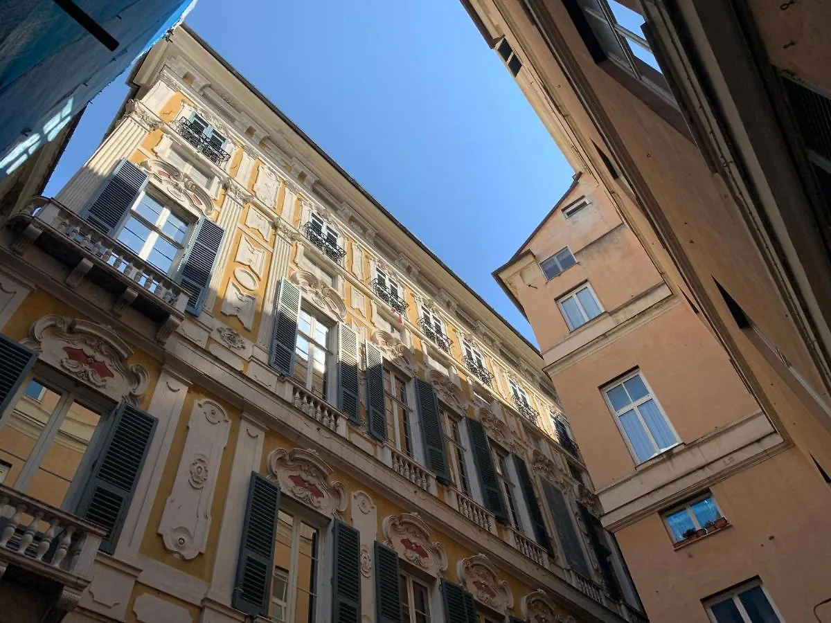 House Pellicceria By Holiday World Genova 0*,